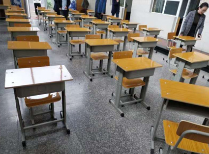 学校桌椅04